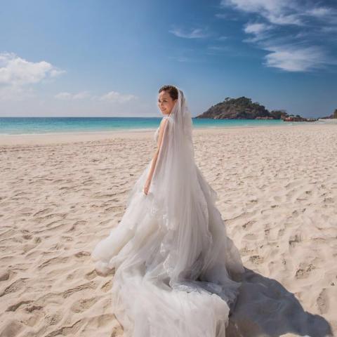 7th Heaven Bridal Gallery - Gowns & Bridal Wear 1 480px