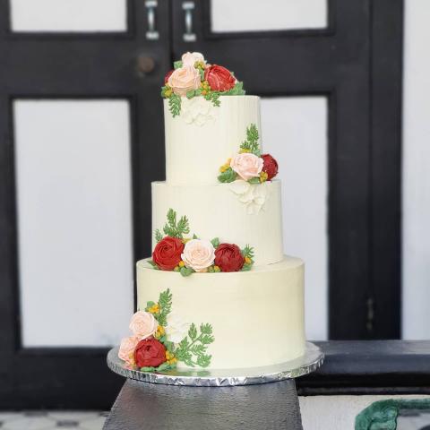 SarahBakes - Wedding Cakes & Confectioneries 4 480px