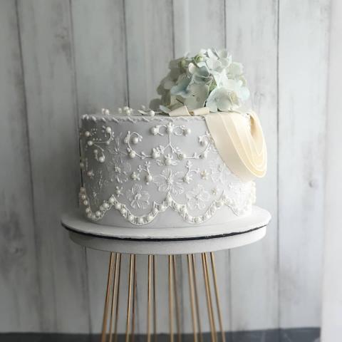 SarahBakes - Wedding Cakes & Confectioneries 2 480px