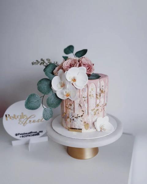 Petalsandfrost_my - Wedding Cakes & Confectioneries 2 480px